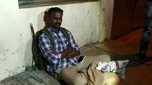 ಮಗುವಿನ ಭೇಟಿಗೆ ಅವಕಾಶ: ಧರಣಿ ಕೈಬಿಟ್ಟ ಐಪಿಎಸ್ ಅಧಿಕಾರಿ ಅರುಣ್ ರಂಗರಾಜನ್